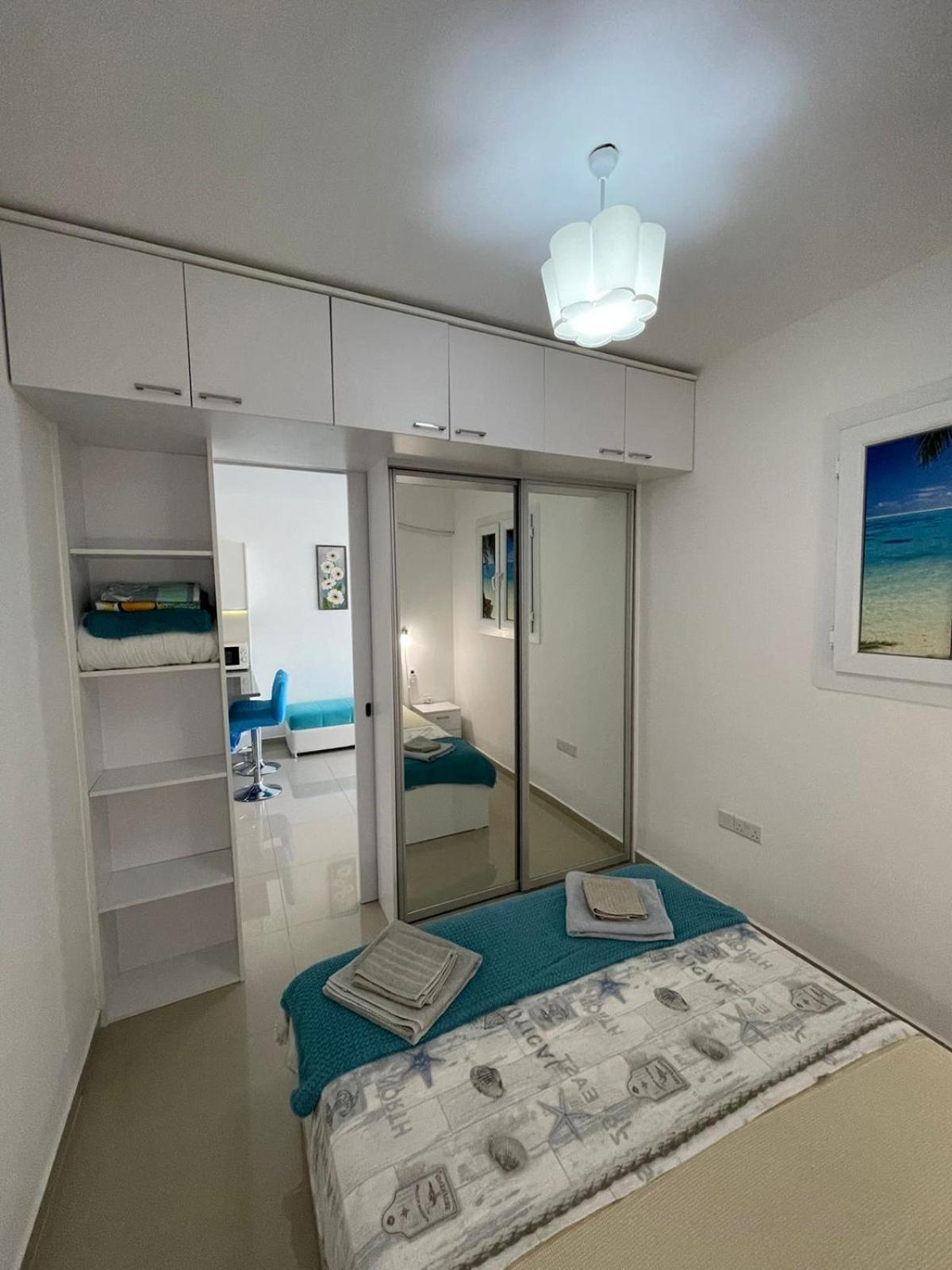 Blue Apartment In 5* Ceasar Resort Trikomo Екстериор снимка