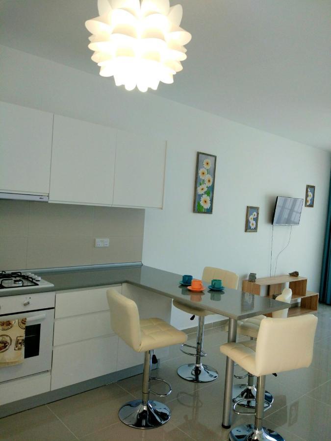 Blue Apartment In 5* Ceasar Resort Trikomo Екстериор снимка