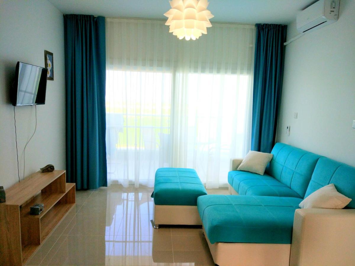 Blue Apartment In 5* Ceasar Resort Trikomo Екстериор снимка