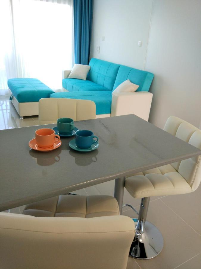 Blue Apartment In 5* Ceasar Resort Trikomo Екстериор снимка