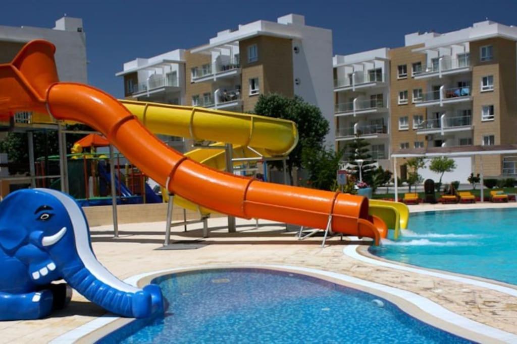 Blue Apartment In 5* Ceasar Resort Trikomo Екстериор снимка