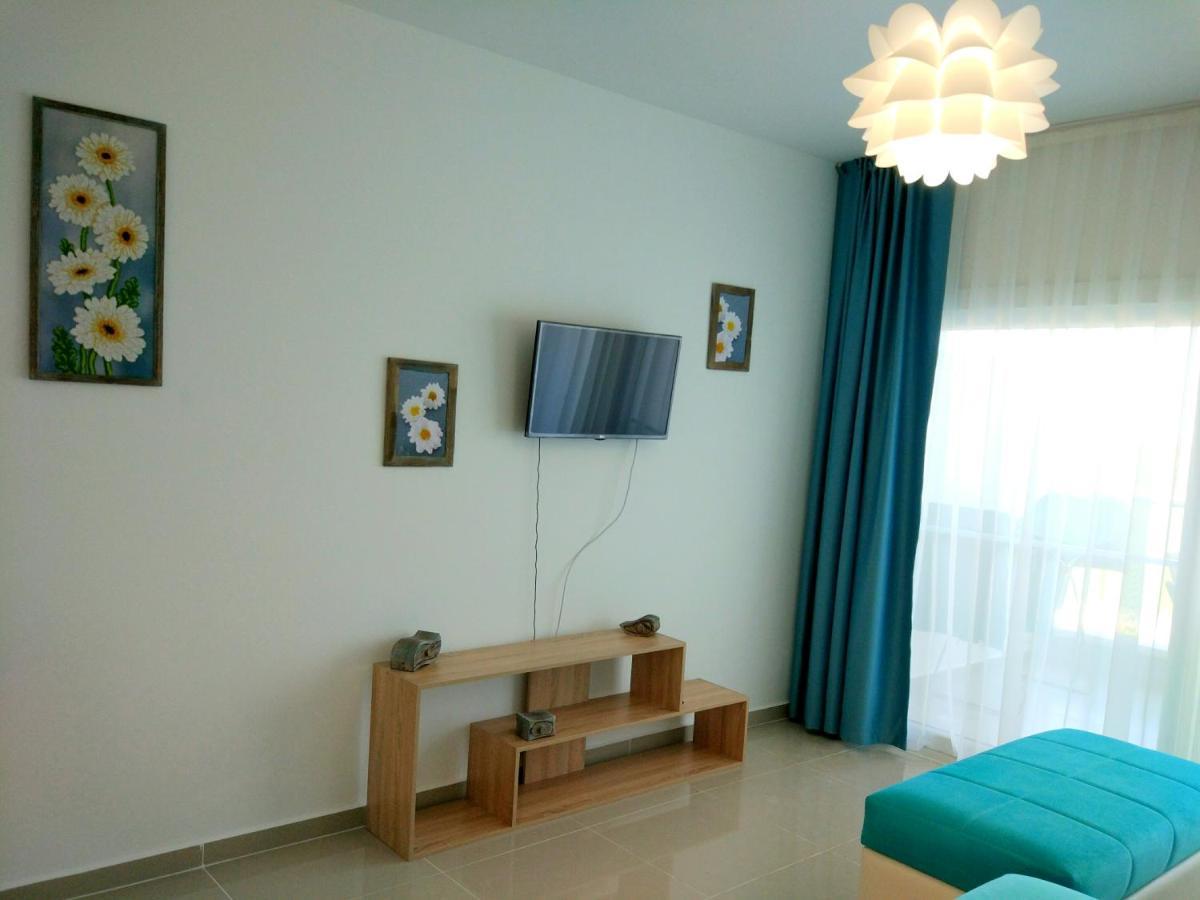 Blue Apartment In 5* Ceasar Resort Trikomo Екстериор снимка