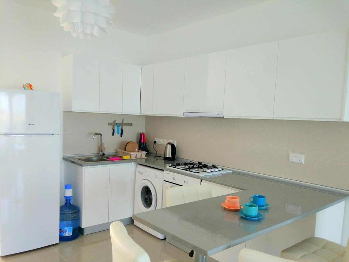 Blue Apartment In 5* Ceasar Resort Trikomo Екстериор снимка